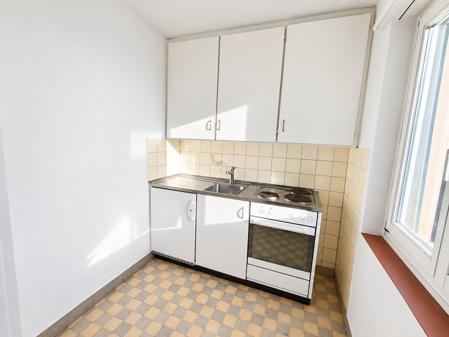 1 room apartment, Foto 1 von 10