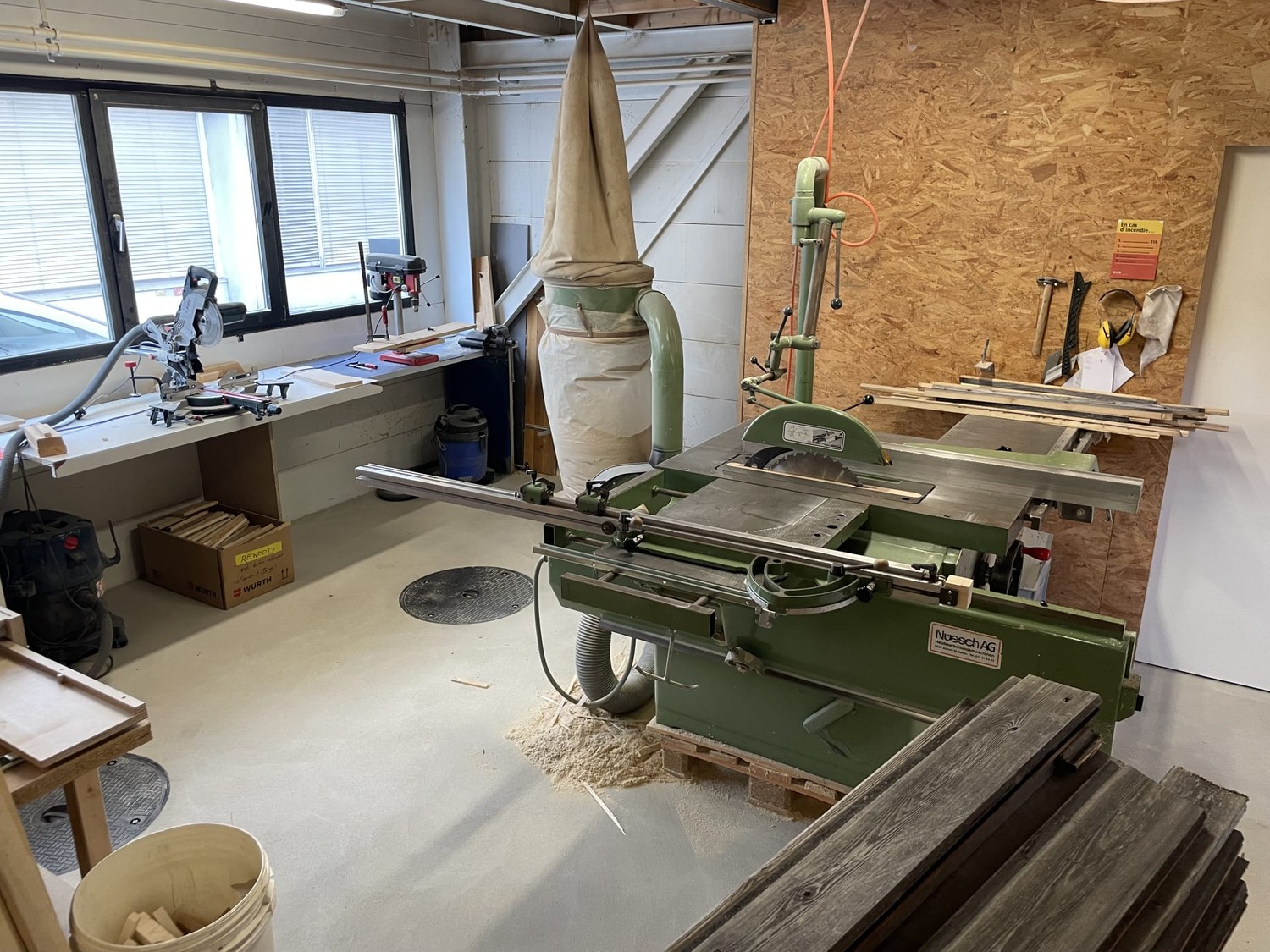 32m² commercial