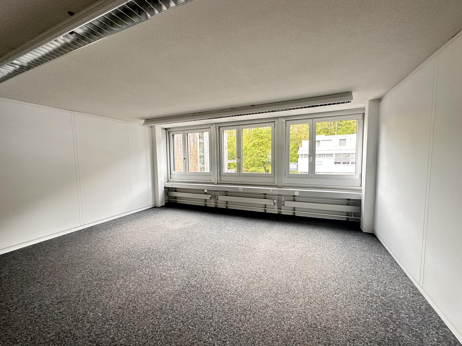 24m² office