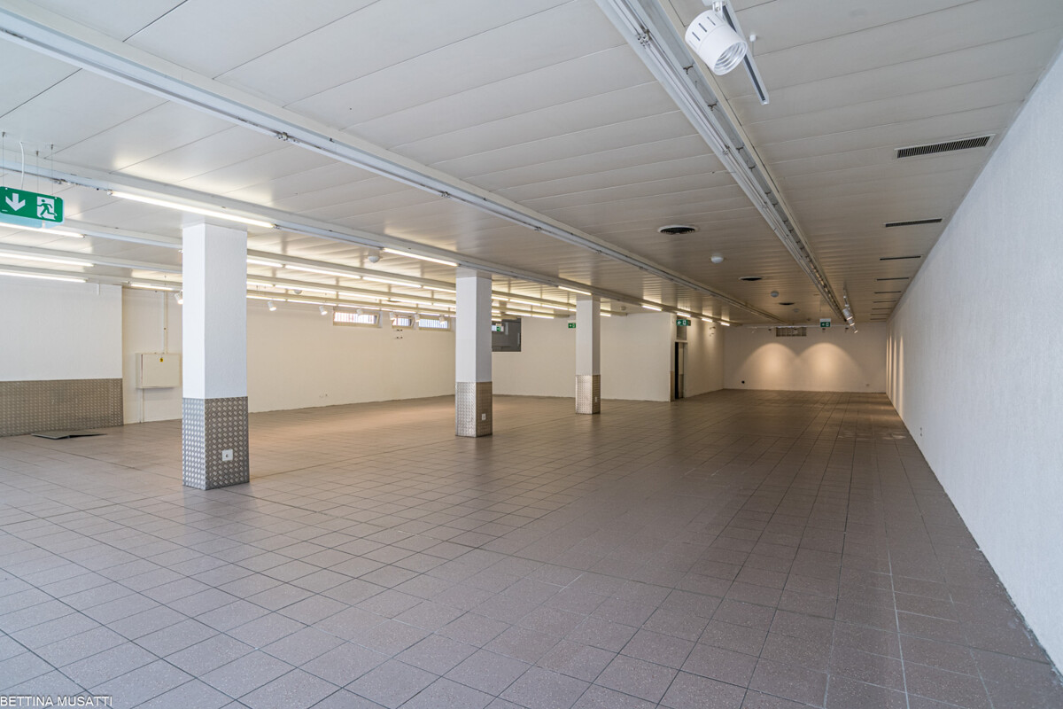 Shop, photo 2 of 10
