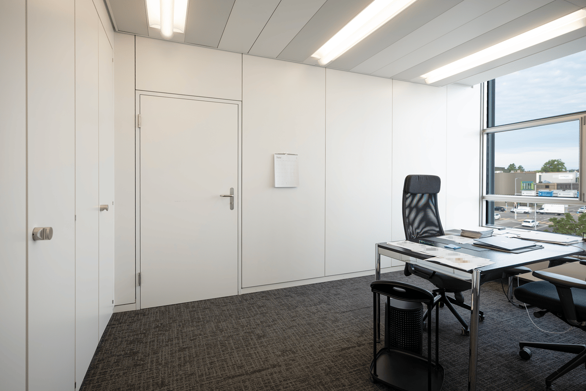 135m² commercial