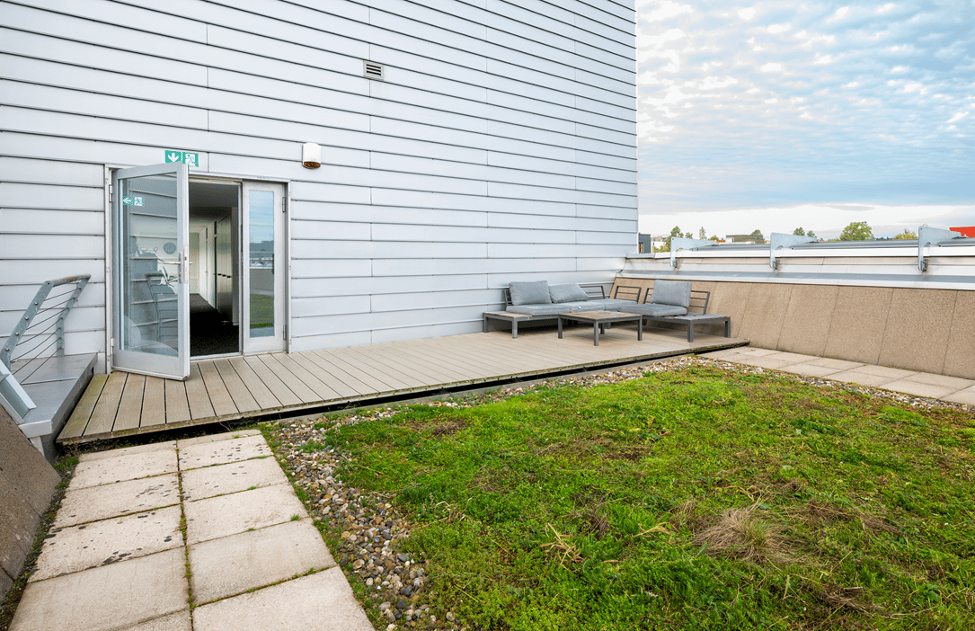 135m² commercial