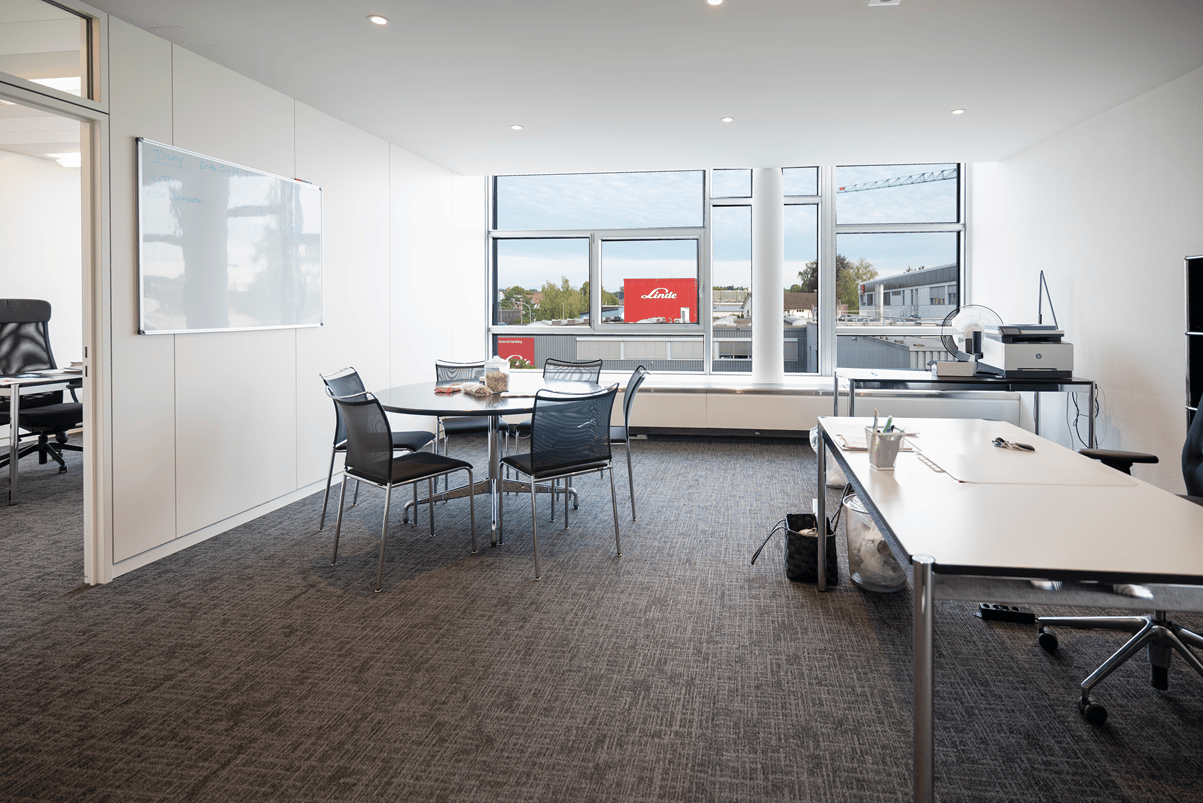 135m² commercial