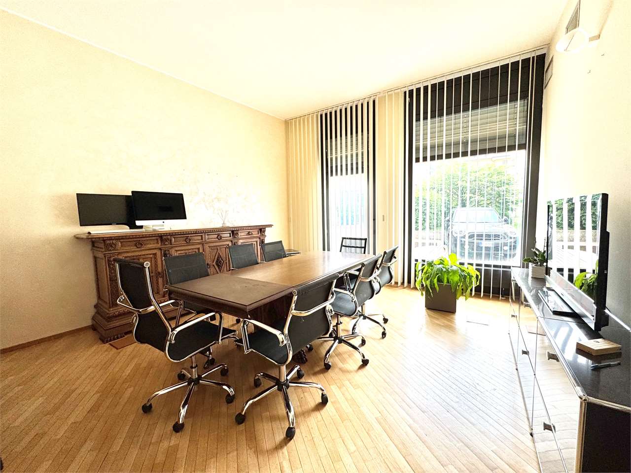 Office, photo 2 of 6