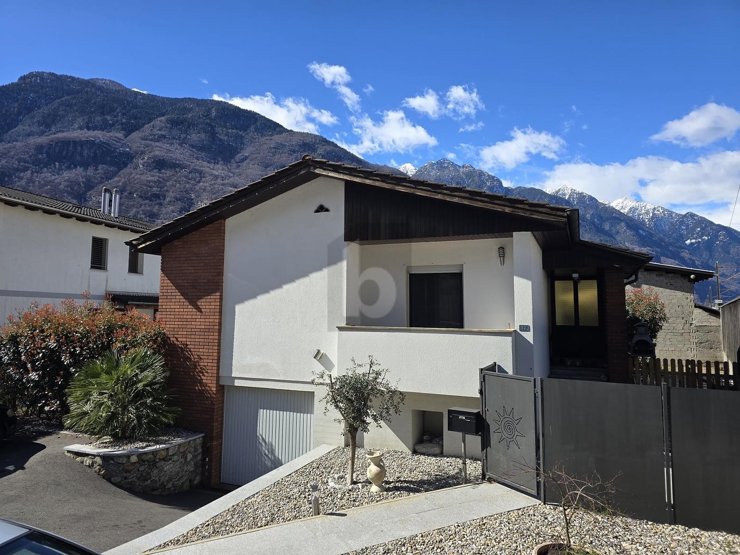 7 rooms single house, Foto 1 von 4