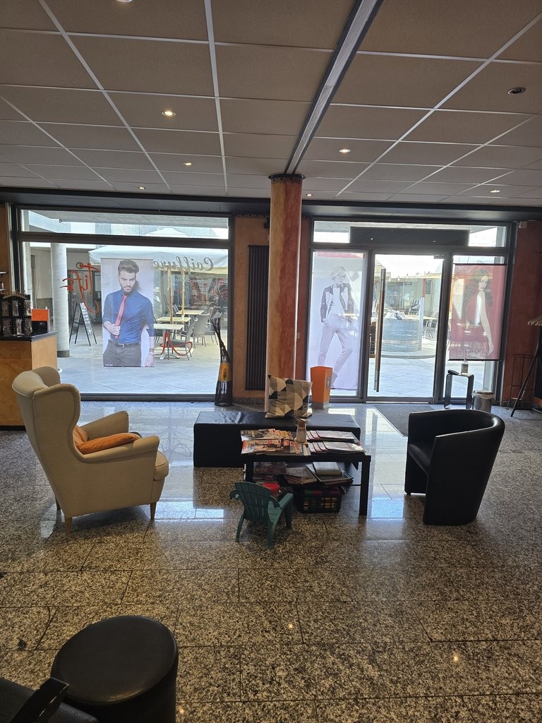 71m² Laden, Foto 3 von 5