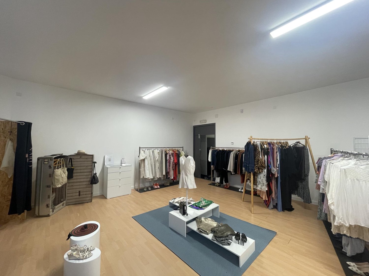 95m² negozio, foto 1 di 9