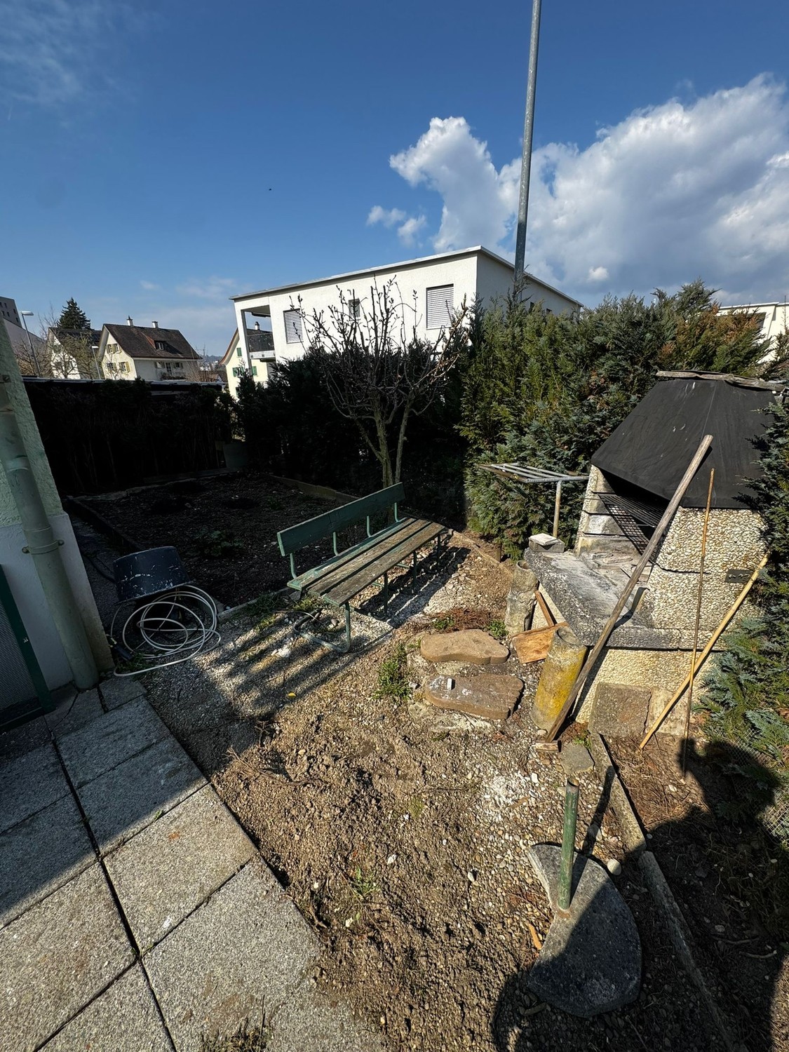 Chambre dans un appartement partagé
Chambre en colocation exclusive dans une maison unifamiliale rénovée avec style – jardin & excellente connexion à Schaffhausen
Cette chambre en colocation n'est pas une offre de colocation classique – mais un concept de vie réfléchi pour les personnes qui attache, photo 6 sur 9