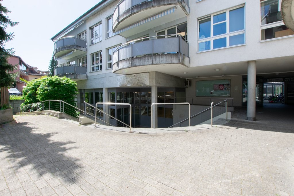 1495m² shop, Foto 2 von 9