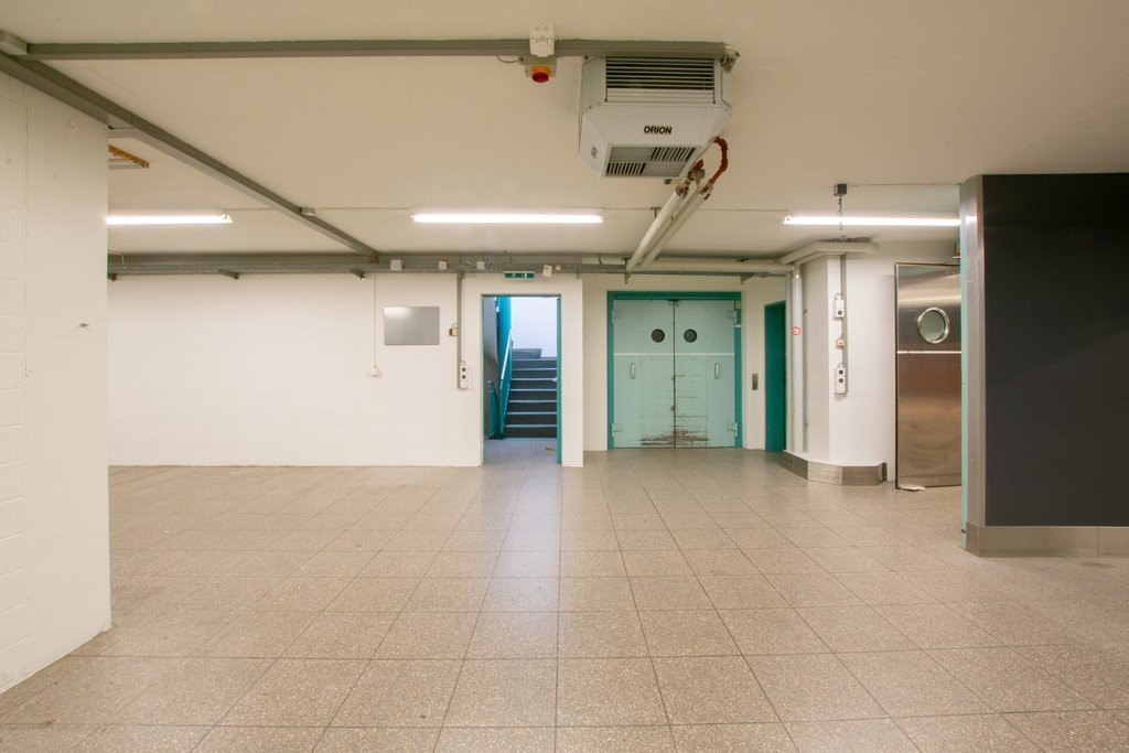 1495m² shop, Foto 5 von 9