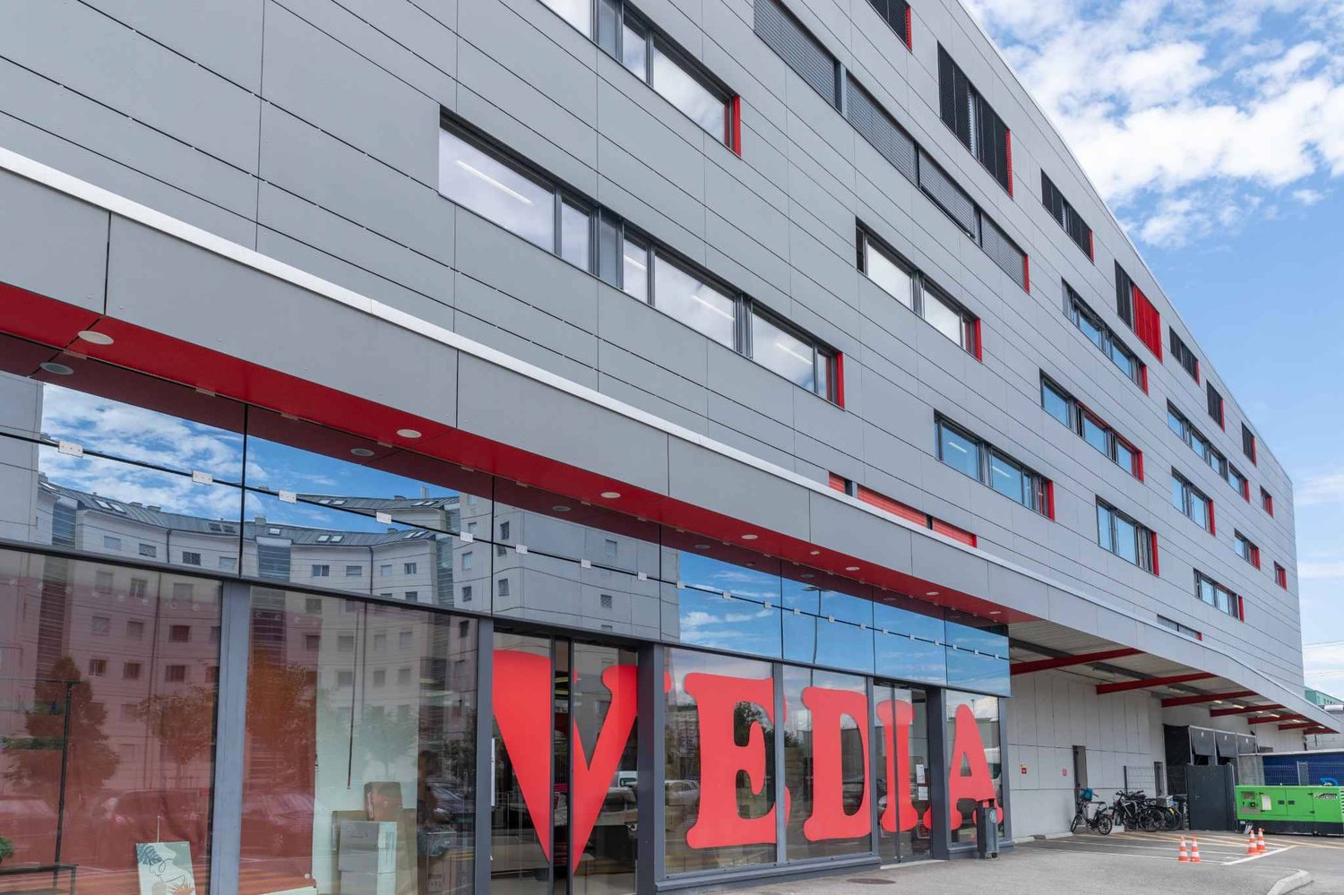 250m² commercial, photo 7 sur 10