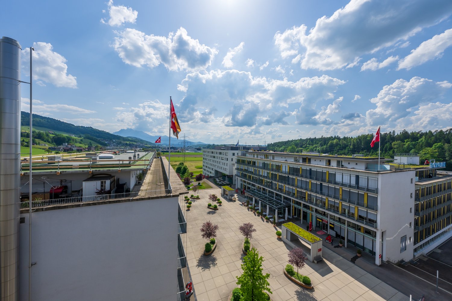 2000m² de bureaux, photo 3 sur 10