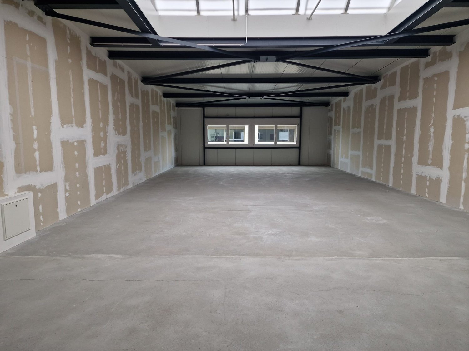 Objet industriel de 153m², photo 1 sur 3