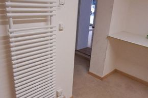 74m² shop