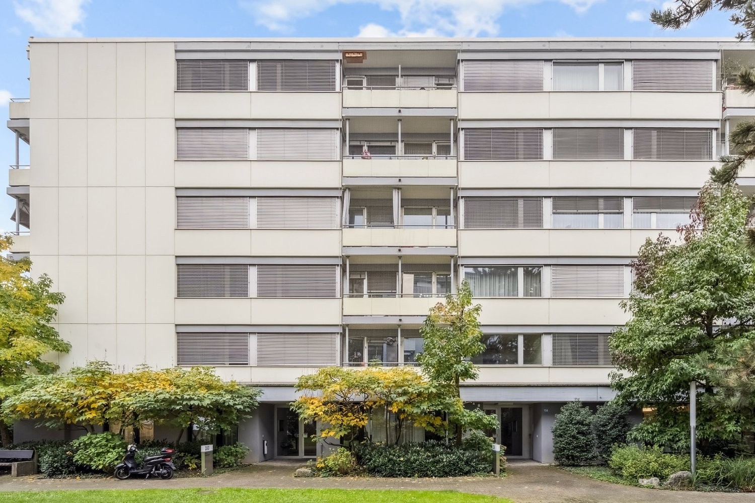 81m² commercial, Foto 1 von 10