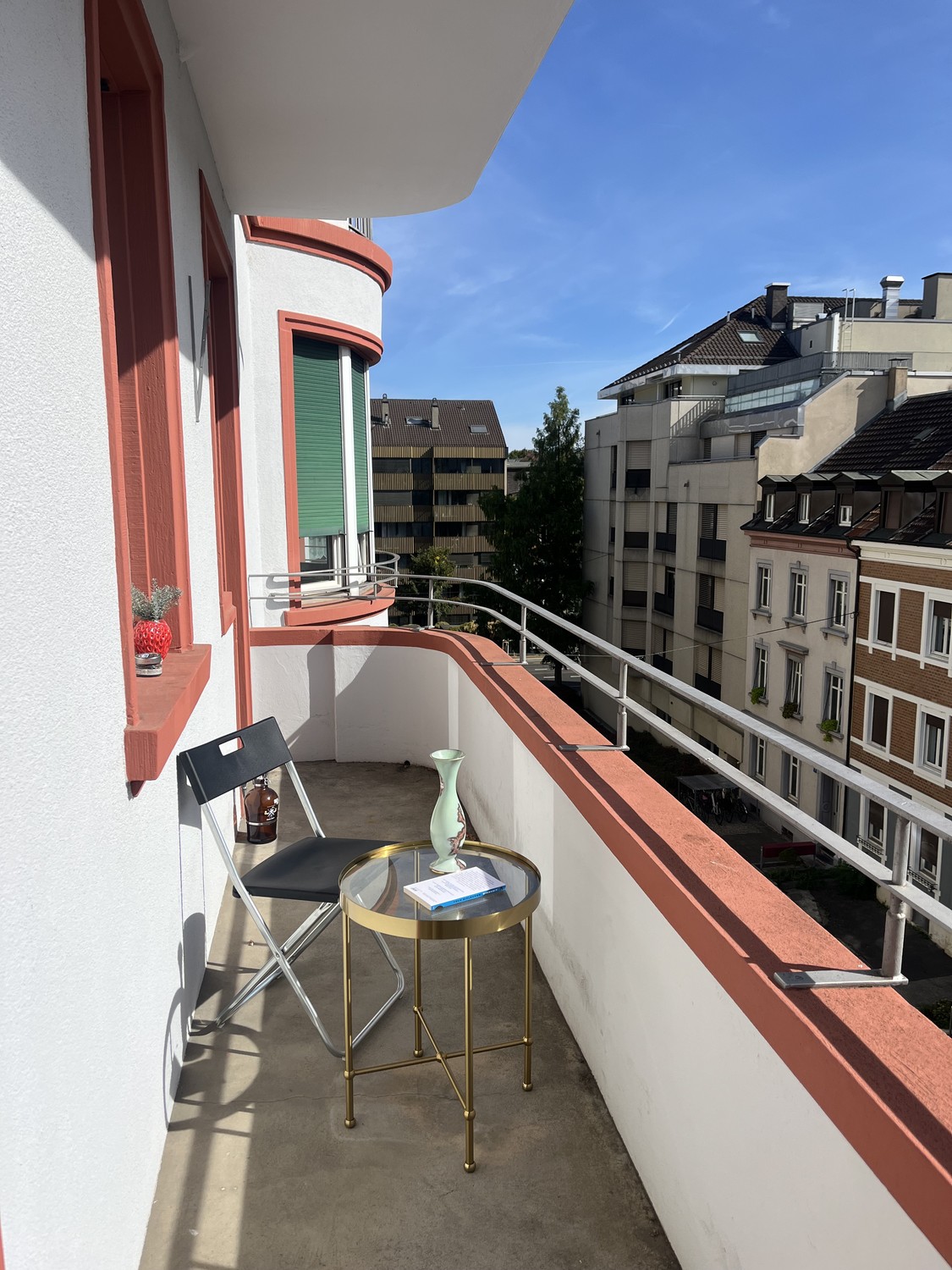 1 room apartment, Foto 2 von 8