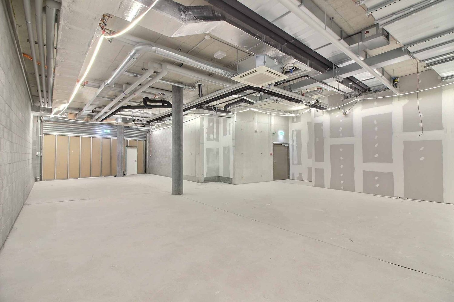 143m² Einkaufszentrum, Foto 5 von 6