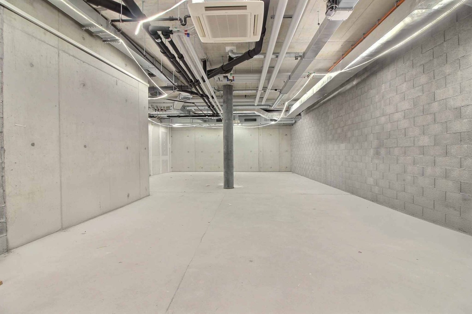 143m² Einkaufszentrum, Foto 3 von 6