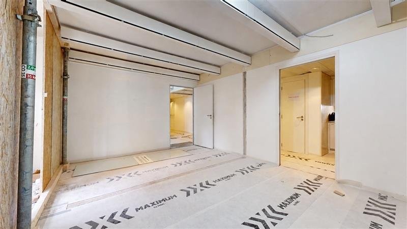 162m² office
