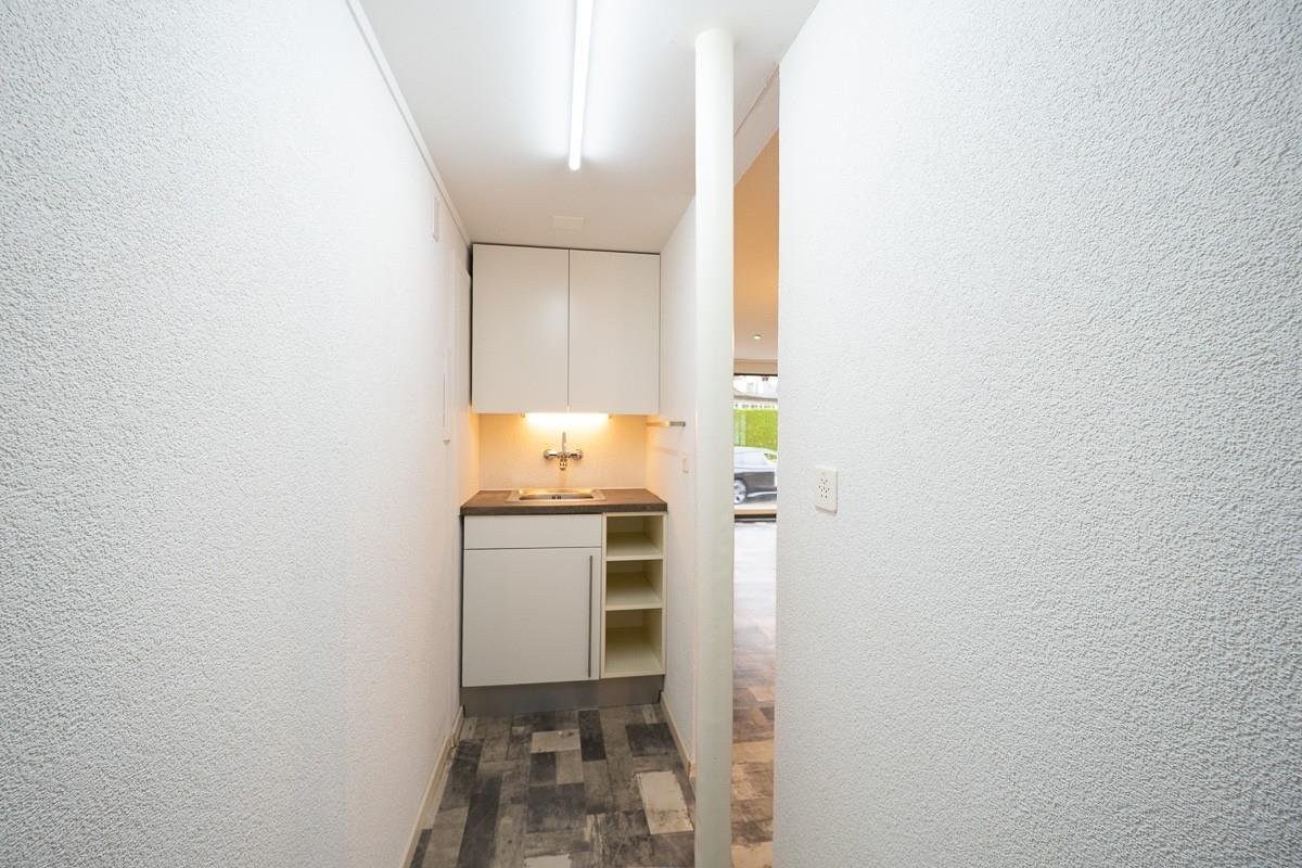 63m² commercial