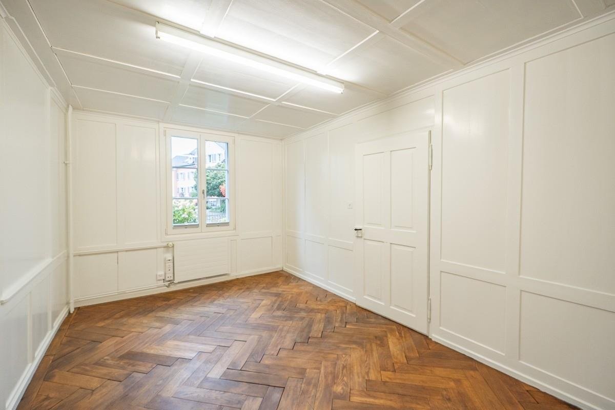 63m² commercial