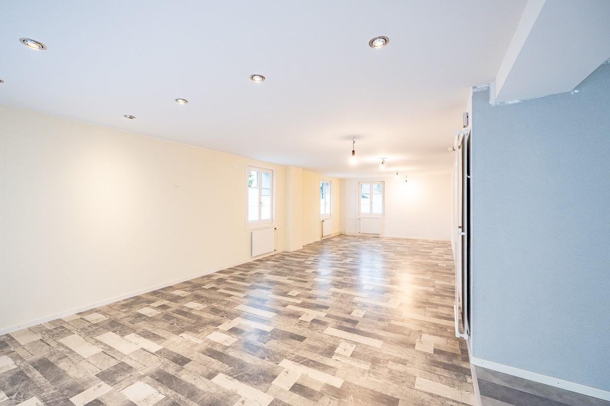63m² commercial