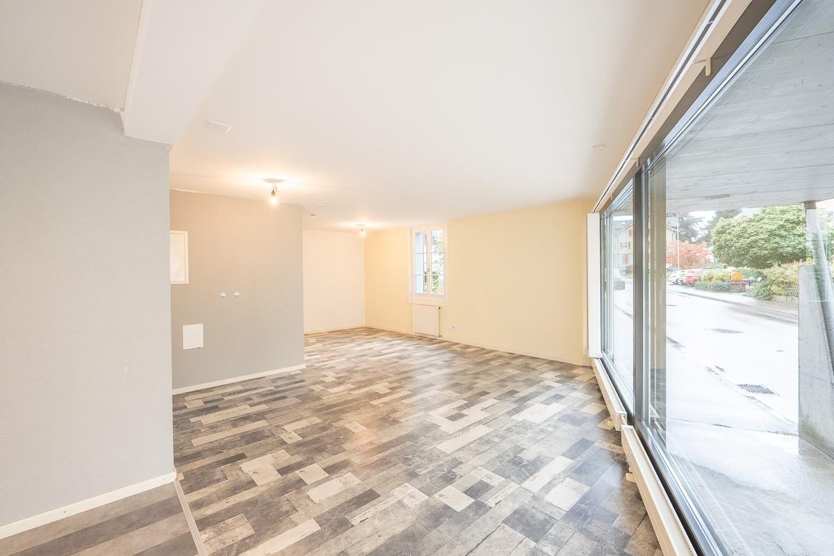 63m² commercial
