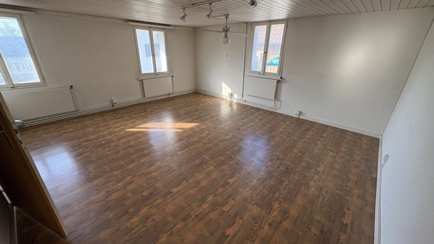300m² commercial
