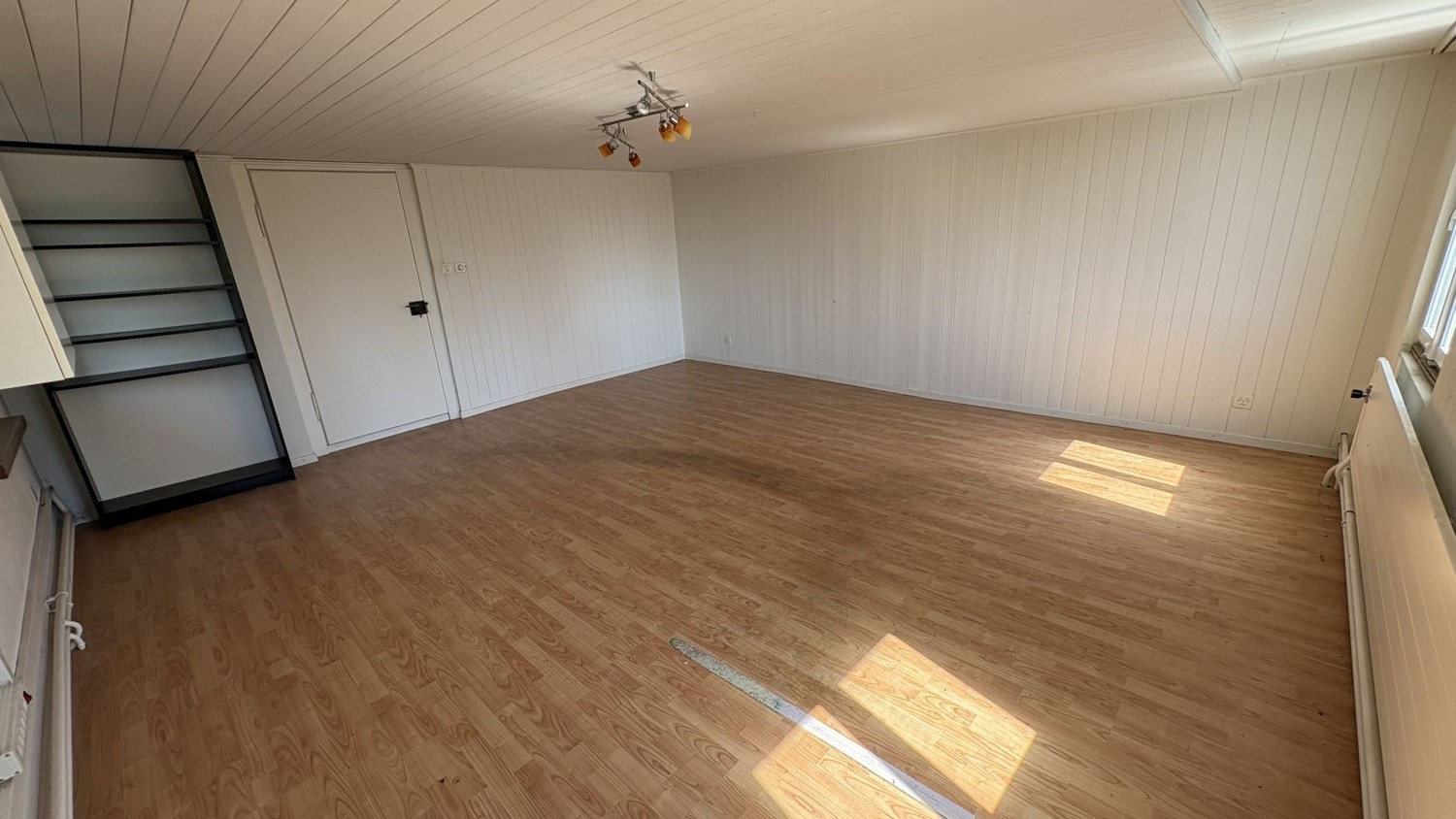 300m² commercial