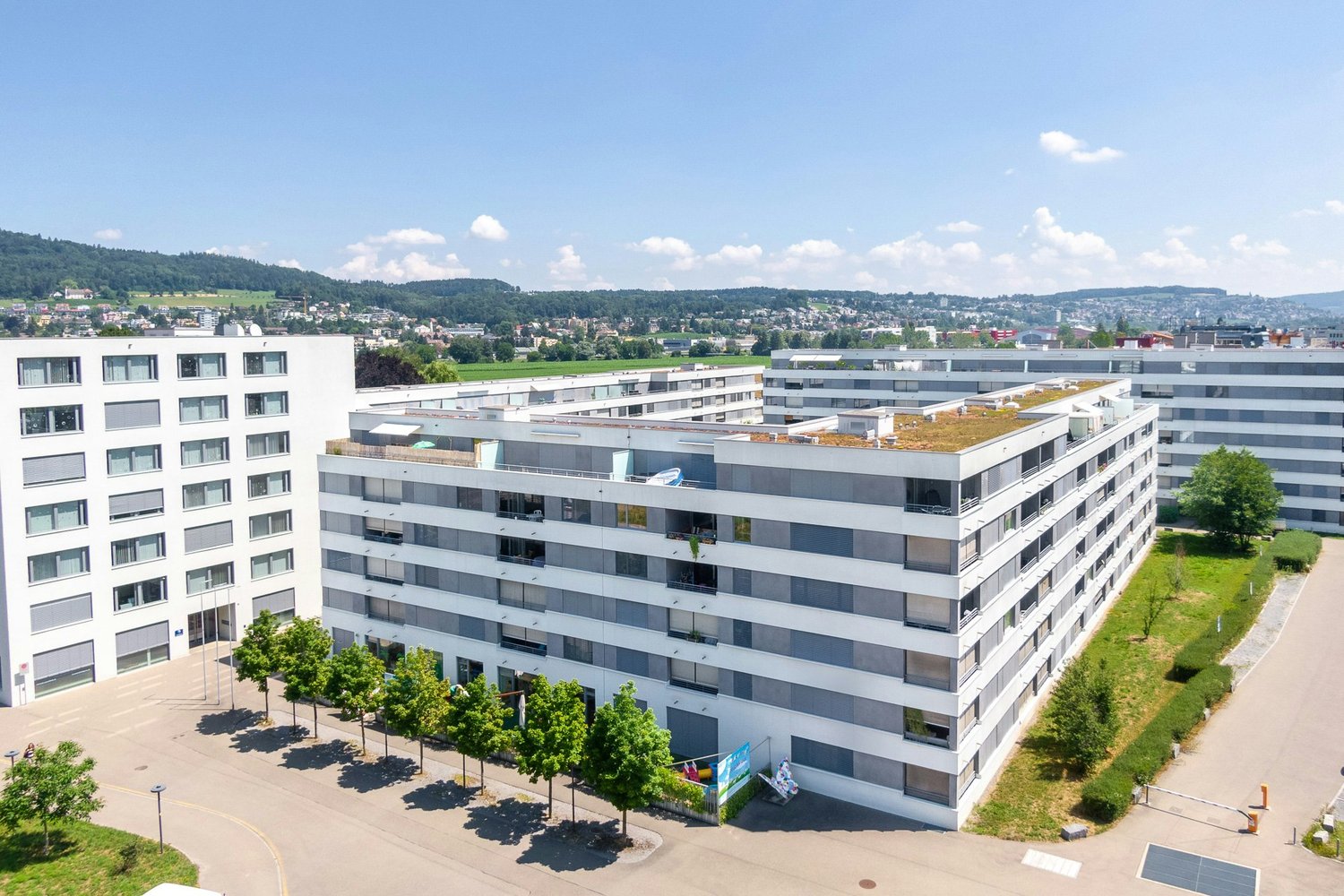 1704m² office