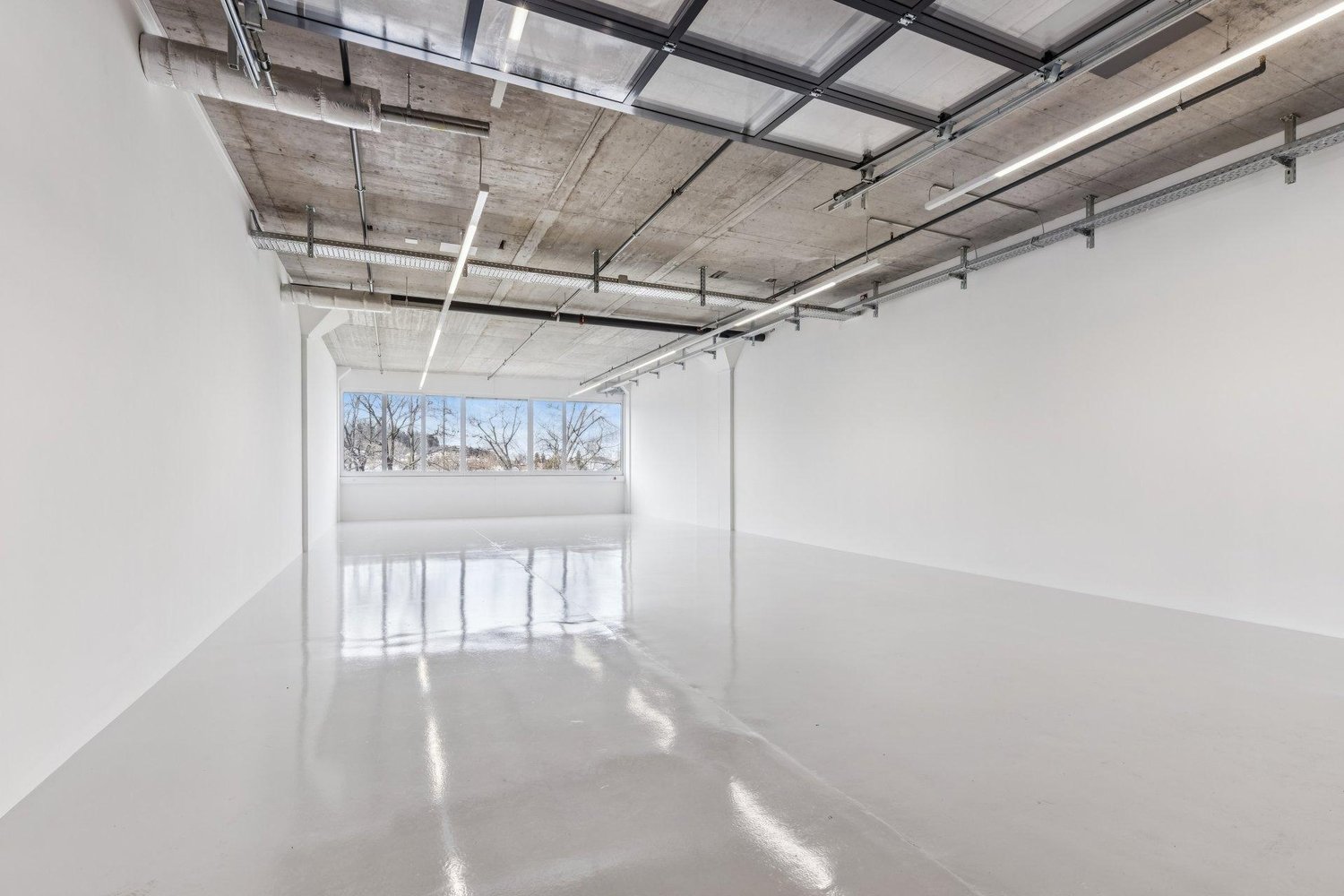 130m² commercial