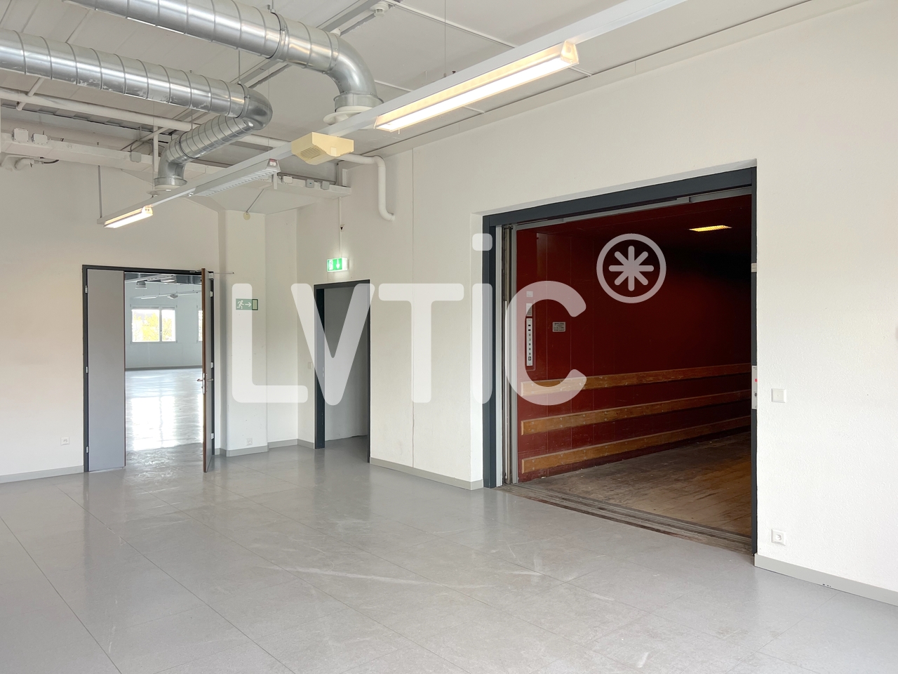 325m² shop, Foto 4 von 7