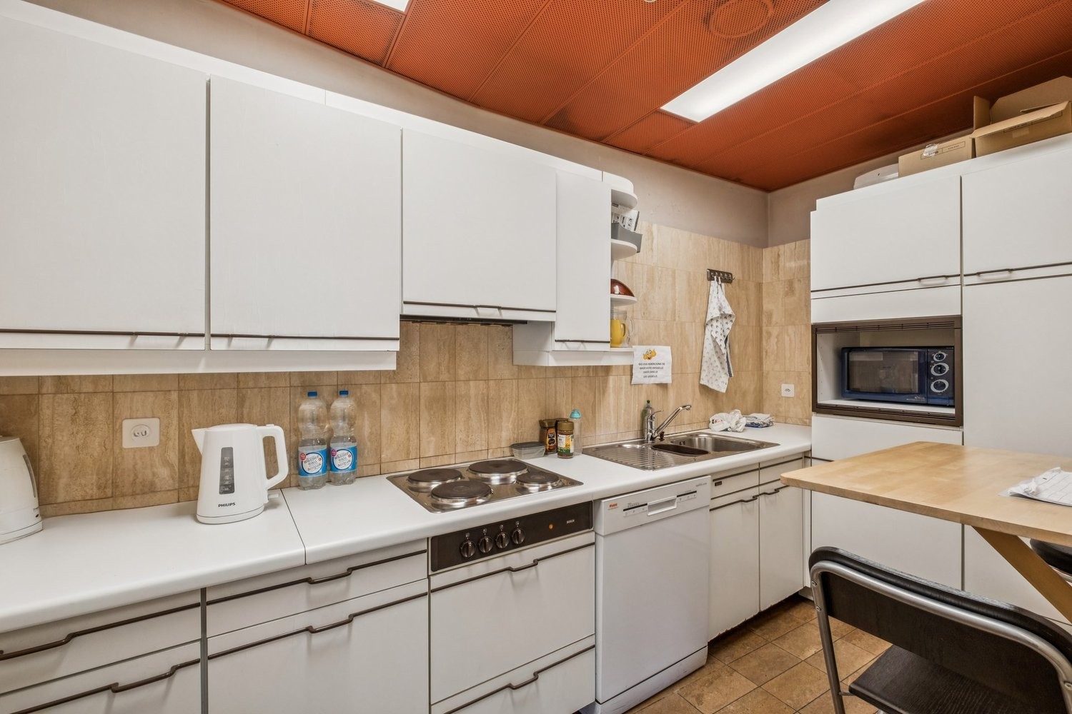 324m² office
