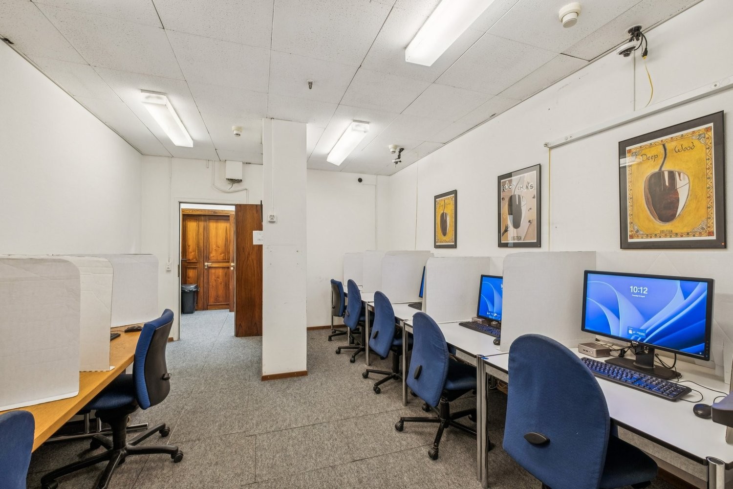 324m² office