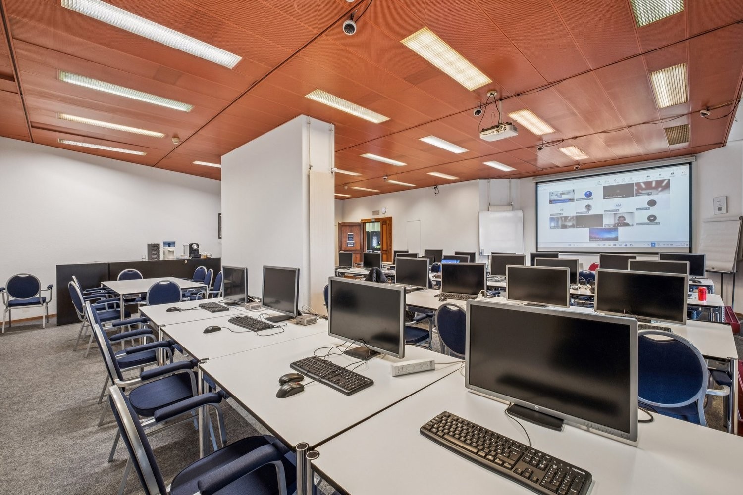 324m² office