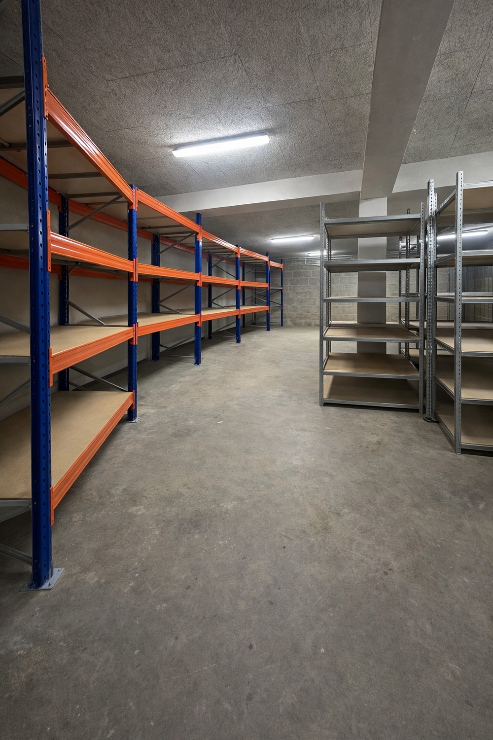 Local de stockage de 121m²
