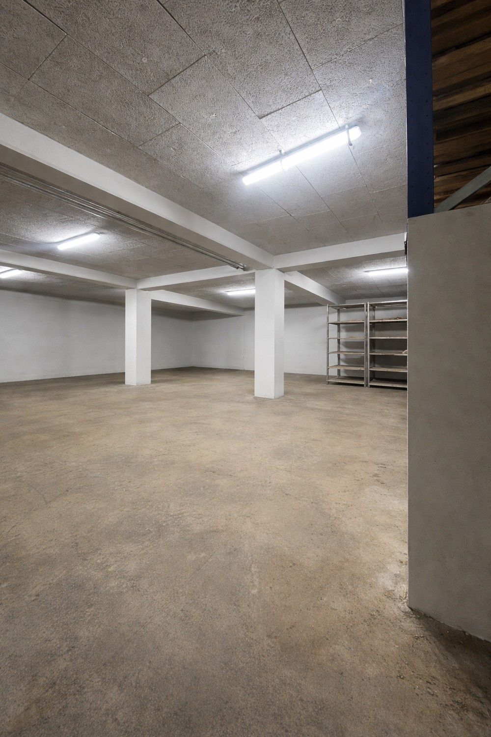 Local de stockage de 121m²