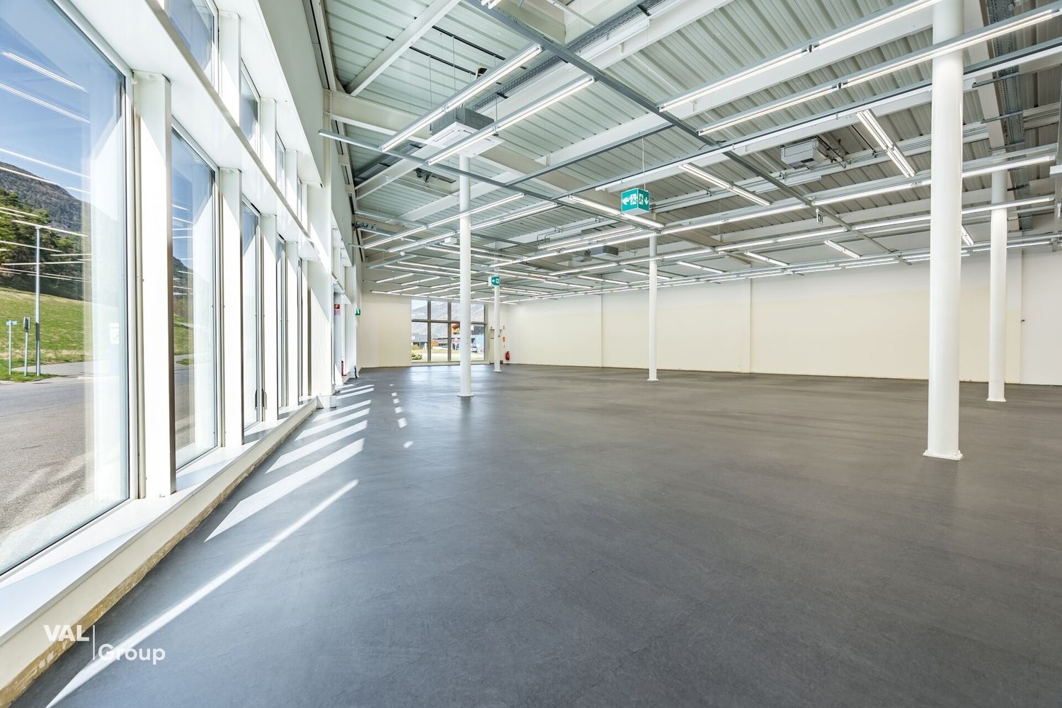 950m² commercial