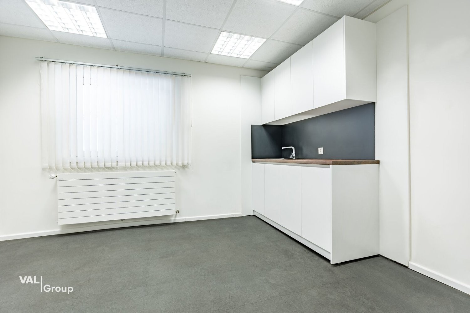 950m² commercial