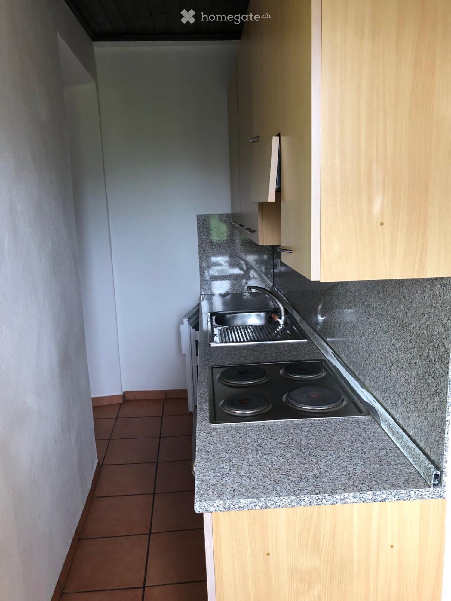 2-Zimmer-Wohnung

Zu vermieten in Paradiso im 2. Stock (kein Aufzug) in einem Haus aus dem 1700 eingerichtete Wohnung.

Öffentliche Verkehrsmittel in unmittelbarer Nähe.

Ab sofort frei.

Miete chf 1100.00 + chf 150.00 Nebenkosten.

Waschmaschine und Trockner zur Verfügung.

Ab sofort verfügbar.