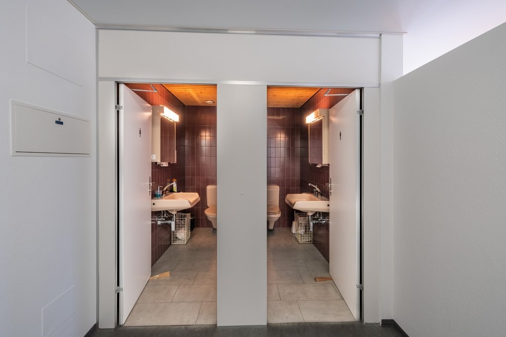 260m² office