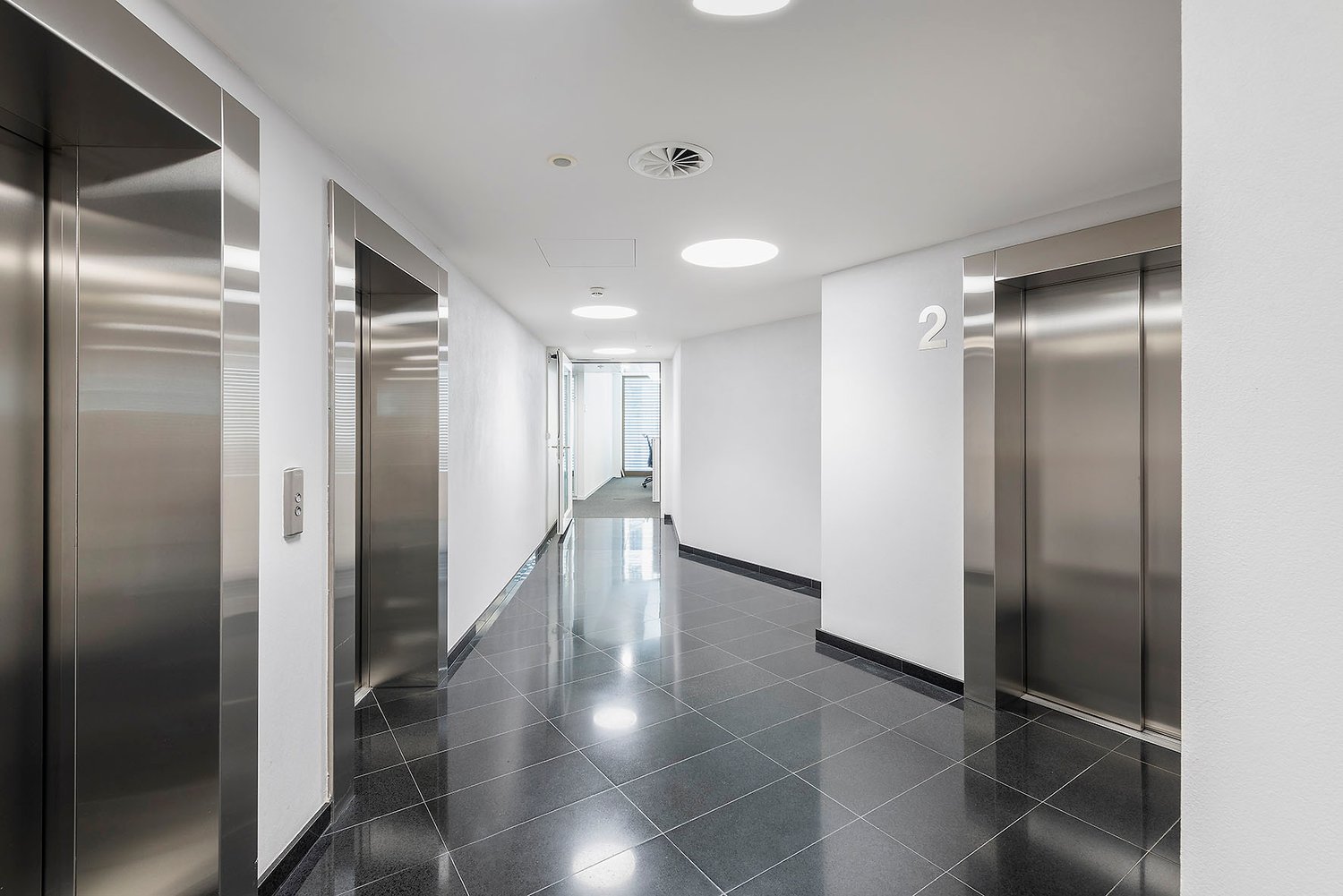 378m² office