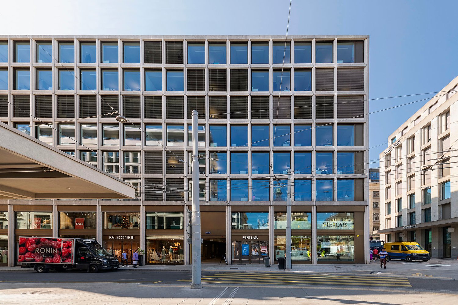 378m² office