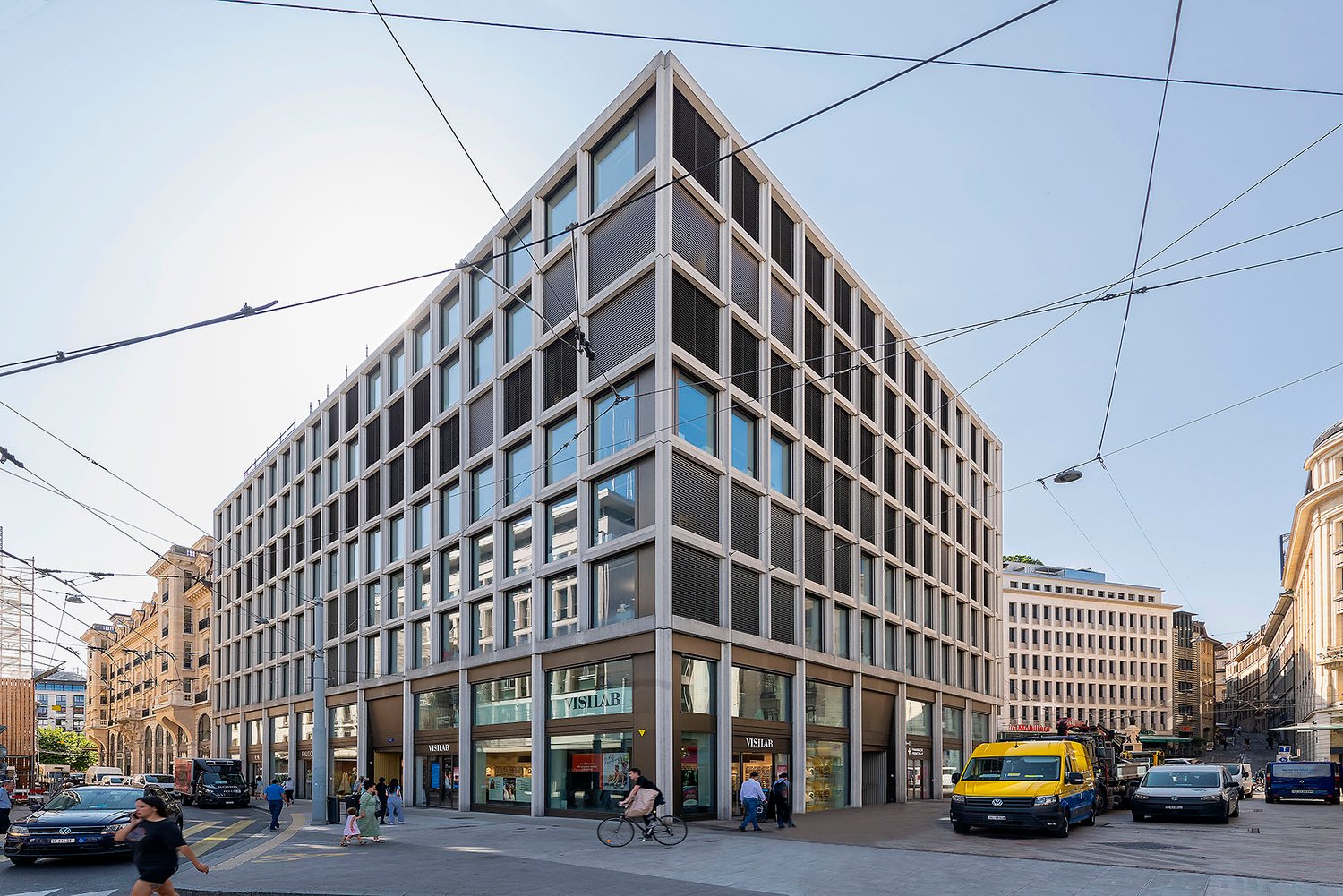 378m² office