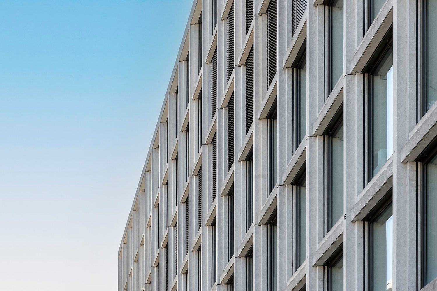 378m² office