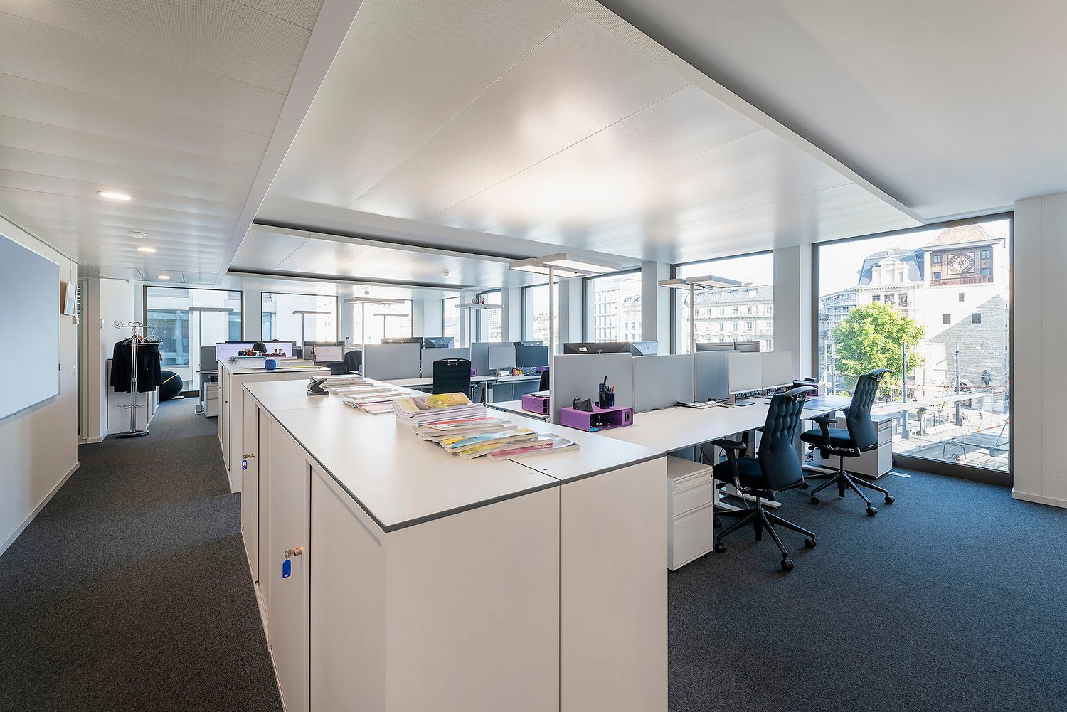 378m² office