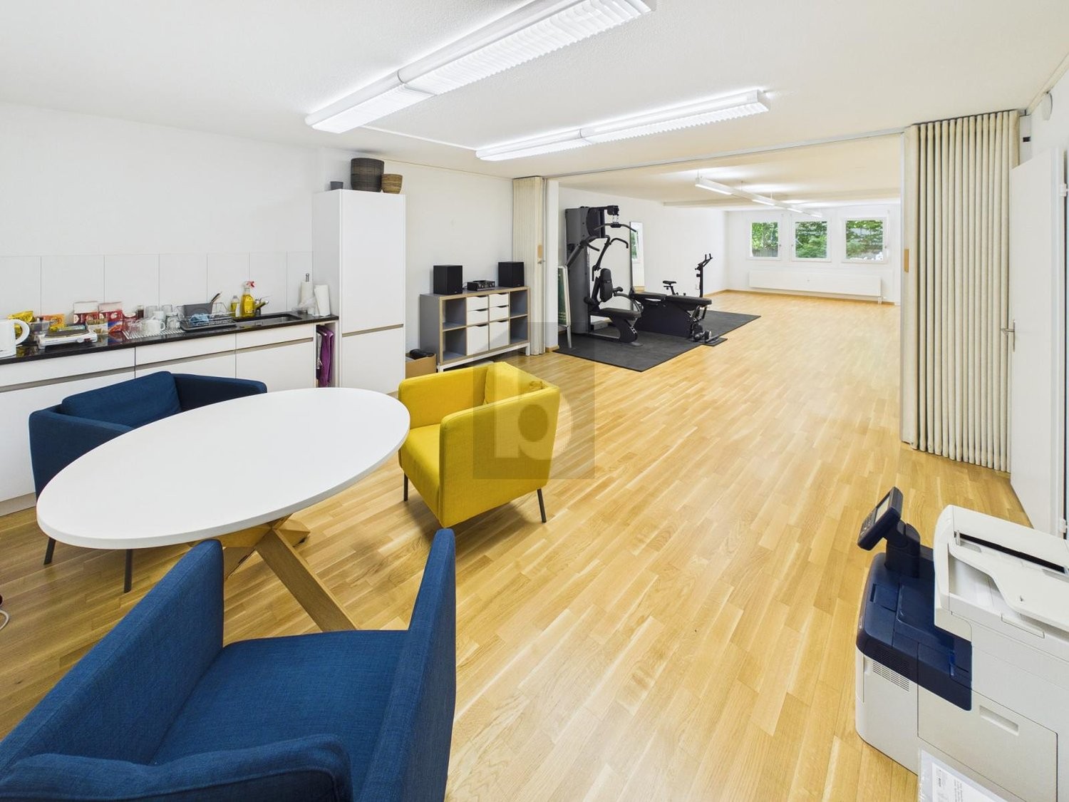 170m² office