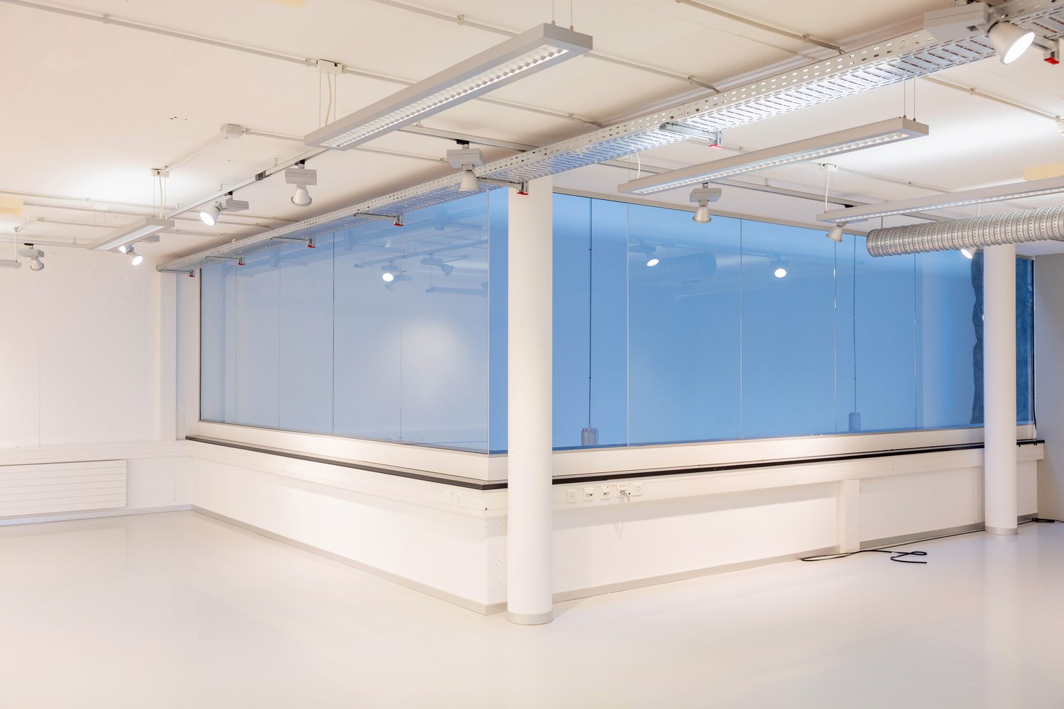 95m² office