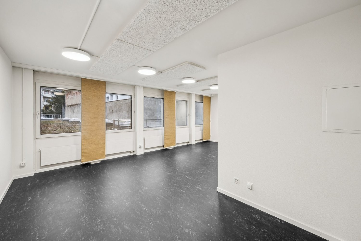 32m² office