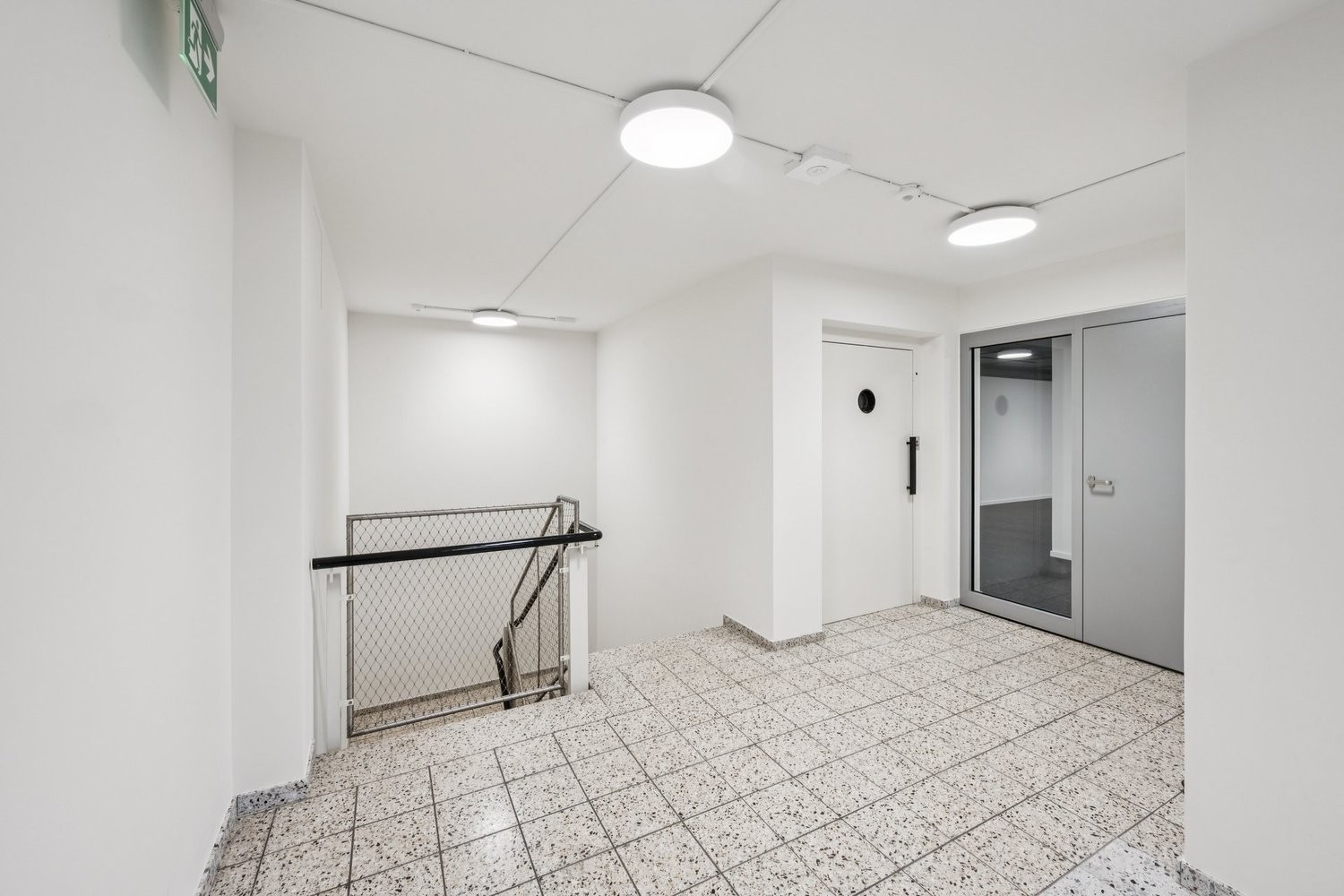 32m² office